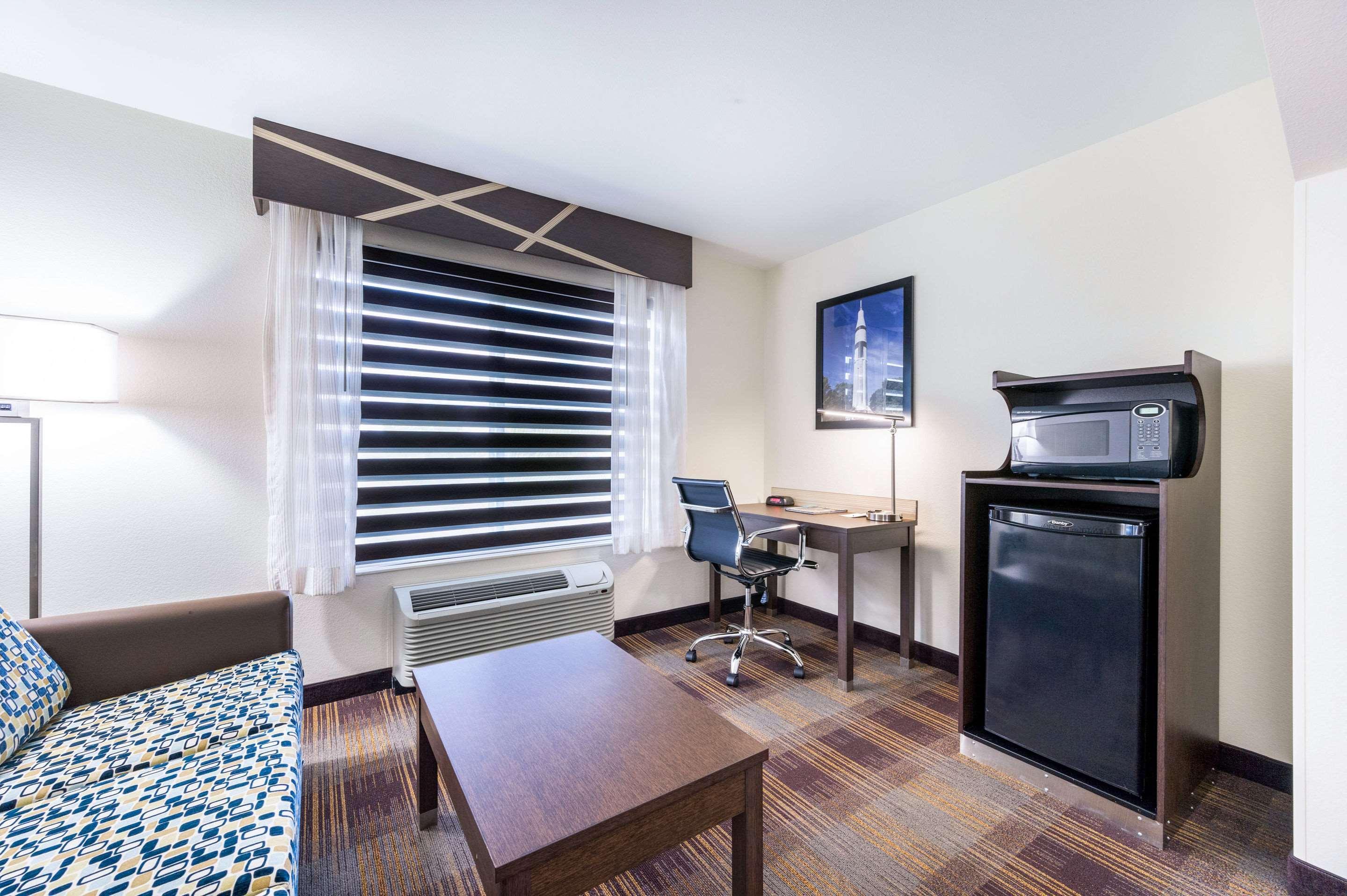 Clarion Pointe Madison-Huntsville Buitenkant foto