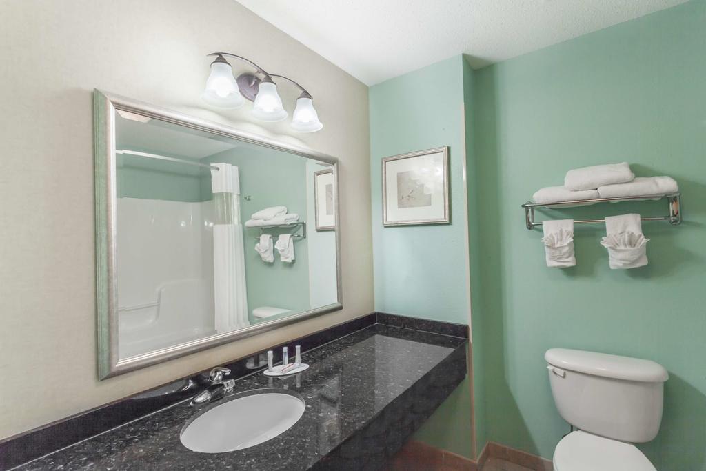 Clarion Pointe Madison-Huntsville Buitenkant foto
